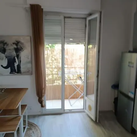 アパート Dans Immeuble De *